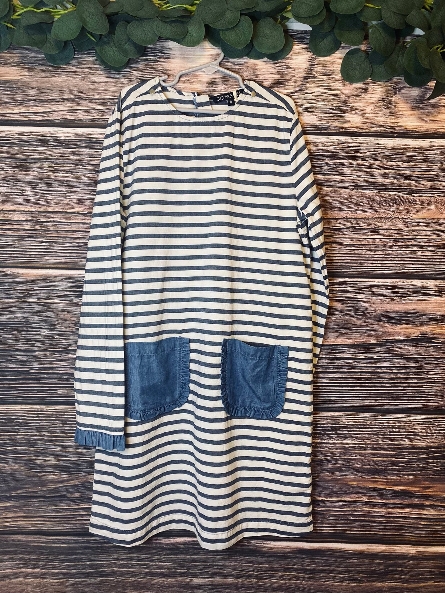 Striped 2-pocket Dress